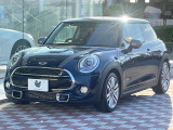 ●無料付帯の保証の他、安心の最長3年・走行無制限保証(有償)をご用意。輸入車を安心してお楽しみいただける様、保証内容も充実はもちろん、無料点検&オイル交換やロードサービスも付帯しております。
