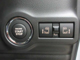 運転席からもスイッチ1つでリヤドアを開閉する事ができます。