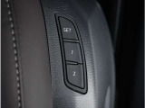 【メモリーシート】ドライバーごとに設定したシート位置を記憶して、ボタン一つで切り替えできる便利な機能。運転する方に合わせたシート位置となるので複数名が乗られるご家庭にオススメです。