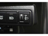 車体が傾いた状態の時にヘッドライトの光の高さを上下に調整することが出来ます!