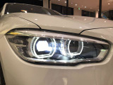 BMWのオートライトは積極的にライトをつけることにより、自車の存在を周囲に向けアピールいたします。それは安全性への配慮でもあります。