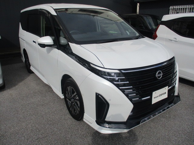 セレナ 1.4 e-POWER ハイウェイスターV 