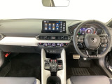 【前方視界】開放的な前方視界!運転がしやすく疲れにくいです♪窓が大きく、見通しがとっても良いおクルマですよ♪