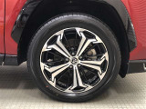 PHV専用19インチアルミホイール(235/55R19)装着です。