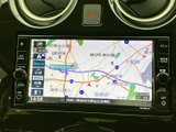 道路や周辺施設が画面上に表示され、現在地を確認しながら目的地への道順を把握できます。地図表示と案内情報を手元で確認でき、初めて訪れる場所へのお出かけにも便利です。