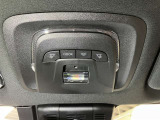 急な体調不良時も、ヘルプネットボタンを押すだけでヘルプネットセンターのオペレーターに繋がります。なお無償でのご利用期間は限定されています。サービスの詳細は販売店スタッフまでお尋ねください。