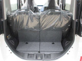 4名乗車時の荷室です。