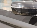 ドアミラーにはLEDウインカーが埋め込まれており、対向車からの視認性を高めております。