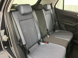 安全性と快適性を追求した、少し硬めのシート。 これは長時間の運転や渋滞などの状況でも、身体の疲労度が少ないことを求めたものです。