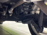 お車を安心してお乗りいただく為には、足回りの定期点検が欠かせません。サービスサポート(有償保証)では無料点検もご提供しており、安心のカーライフをお過ごしいただけるサポート体制が整っています。