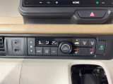 【シートヒーター】寒い日に重宝するシートヒーター!エアコンより早く温まってくれるので寒がりの人も安心ですね♪エアコンの温風は乾燥するから苦手、という方にもをおすすめです。