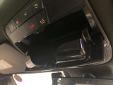 メルセデス・ベンツの定める厳しい基準をクリアしたお車のみをご案内させて頂きます。納車前整備はメーカー規定に基づき100項目以上にも及ぶ点検を熟練のメカニックによって行いご納車させて頂きます。