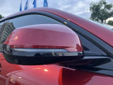 【BMWミラー】視認性の高いスタイリッシュなミラー。自動防眩機能も付いており夜間のドライビングをサポートします。