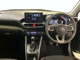 この車で色んな場所へドライブに出かけてみませんか。