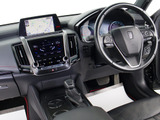 使いやすさや安全性を追求したステアリング周り!高級車ゆえにスイッチ類が多いのも特徴ですね!考え尽くされた配置ですぐに使いこなす事が出来ますのでご安心下さい!是非、体感してみて下さい!!