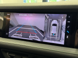 パークアシスト(サラウンドビュー) サラウンドビューモニターは、車両周囲を上から見下ろした映像で表示し、駐車や狭い場所での操作をサポートする安全性と利便性の高いシステムになります。