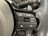 【アダプティブ・クルーズ・コントロール】予め設定した車速内でクルマが自動的に加減速。 前走車との適切な車間距離を維持しながら追従走行し、高速道路でのドライバーの疲労を軽減してくれる嬉しい機能付♪
