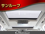 ★ツインサンルーフ★希少装備を装着!開放的な空間をお楽しみください!