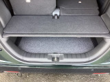 アイデア次第でいろいろな使い方ができる広くて使い勝手のいい荷室。