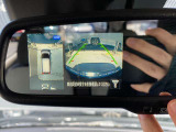 【全周囲カメラ】クルマの真上から見ているかのような映像が見れるので、駐車が苦手な方には特にうれしい装備です♪