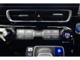 ★エアコンはオートタイプが装着済みです!オートモードにしておけば、車内温度を設定するだけで風の料や吹き出し口の切り替えを機械が行ってくれます!一年中快適な環境を作れますよ♪