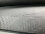 在庫車両はストックヤードにも保管してございます。あらかじめ在庫確認及びご来店日時のご連絡を頂けますと円滑なご案内が可能です。