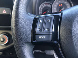 【ステアリングスイッチ】左です。ステアリングから手を離さず、運転に集中したまま手元でオーディオ操作等が出来ます。
