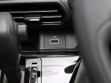 スマホの充電等に便利なUSBのソケットが付いています。