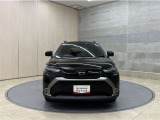 お車購入のポイントとなるフロントマスクです!シャープな目つきが印象的なデザインのヘッドランプです。
