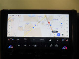 ディスプレイオーディオ(コネクティッド ナビ対応)Plus、AM/FMチューナー 、TV(フルセグ)、USB入力(動画・音楽再生/給電)、BluetoothR対応、JBLプレミアムサウンド