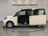 【まるごとクリーニング】シートを取り外し、車内を徹底洗浄。隅々まで丁寧に仕上げています。