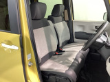 運転席、助手席☆ともにゆとりのある空間となっております♪