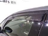 ドアバイザー付きですので、雨の日でも換気ができてとても便利です!