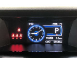 マルチインフォメーションディスプレイには、クルマの様々な情報を表示します。運転席から見やすい、インパネ中央部に配置されているので、運転中の視線異動が少なく快適です!
