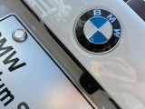 ご納車前には、BMWを熟知したメカニックによる100項目の点検・整備を行います。不具合箇所、交換時期に達している部品に関しましては、全て当社負担で交換してからのご納車となります。