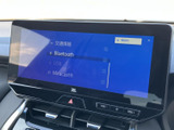 BluetoothやUSB、Miracastなどの選択項目が画面に並び、利用したい接続方法を確認しやすい構成です。必要な機能を画面で選べるため、日常の車内利用にも便利にお使いいただけます。