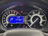 【メーターまわり】ドライバーから見やすい位置にあって安全運転に寄与します。メーターも見やすくてシンプルなデザインになっております。