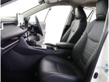 高いホールド性で運転姿勢が安定します。長距離ドライブでも疲れにくいのが魅力です。快適なドライビングライフをお送りください♪