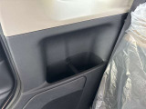見落としがちな屋根もチェック。色ムラ・小キズ・へこみの有無や装備(ルーフレール等)も確認可能。