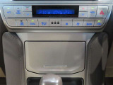 左右独立温度コントロールフルオートエアコンです。運転席、助手席それぞれで独立して温度設定ができます。冷え性の方が乗っても安心ですね♪
