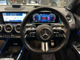 握りやすいハンドルの形状をしておりますので、お客様の運転をサポートしてくれます!