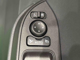電動格納ミラー ボタン一つでドアミラーを収納できますよ!