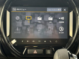テレビやラジオ、Bluetoothなどの選択肢が一覧で表示され、使いたい音源を見つけやすいメニュー構成です。日々の移動時間に合わせて、好みの音楽や放送を選べます。