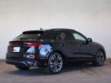Audi SQ8 /アルミホイール5ツインスポークV Sデザイン グラファイトグレー ポリシュット 10.0J x 22/パノラマサンルーフ/ Audi rings &ブラックスタイリング/HDマトリクスLEDヘッドライト