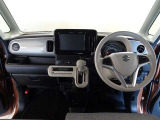 【メーター廻り】シンプルで飽きないデザイン、運転中も視界の邪魔にならない構造になっているので運転に支障もありません♪