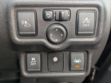 衝突被害軽減システム!前走車両と対向車両、歩行者の接近を感知して、警報や、オートブレーキやステアリング振動などによって衝突回避を支援してくれます。