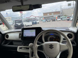 見通しのよいすっきりとした視界で、誰でも運転しやすいです。運転のしやすさは疲れにくさにも繋がりますよ♪