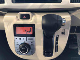 温度を設定すれば、自動で車内の温度管理をしてくれる優れものです♪ATミッションで運転楽々