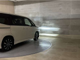 LEDヘッドランプです。十分な明るさを保ちつつも消費電力が少なく、バルブ寿命も長いのが特徴です。瞬時にMAXの光量を発揮するのもLEDならではです。