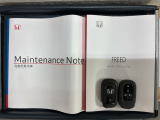 スマートキーは鍵をバッグに入れたままでもドアロックの開閉やエンジンのON・OFFができます。夜間や雨の日も鍵を探さなくて良いので便利です。